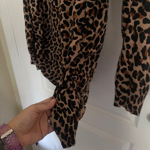 Lane Bryant Leopard print long sleeve plus size Ruched sweater/ blouse 18/20 - Picture 4 of 5